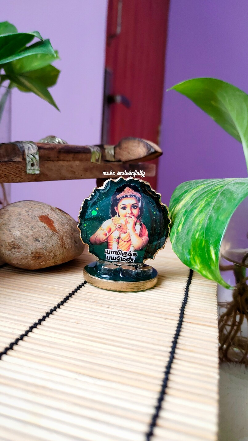 MAKE'S Personalized Resin Mini Table | Car Dashboard Piece with Photo – Unique Handmade Keepsake
