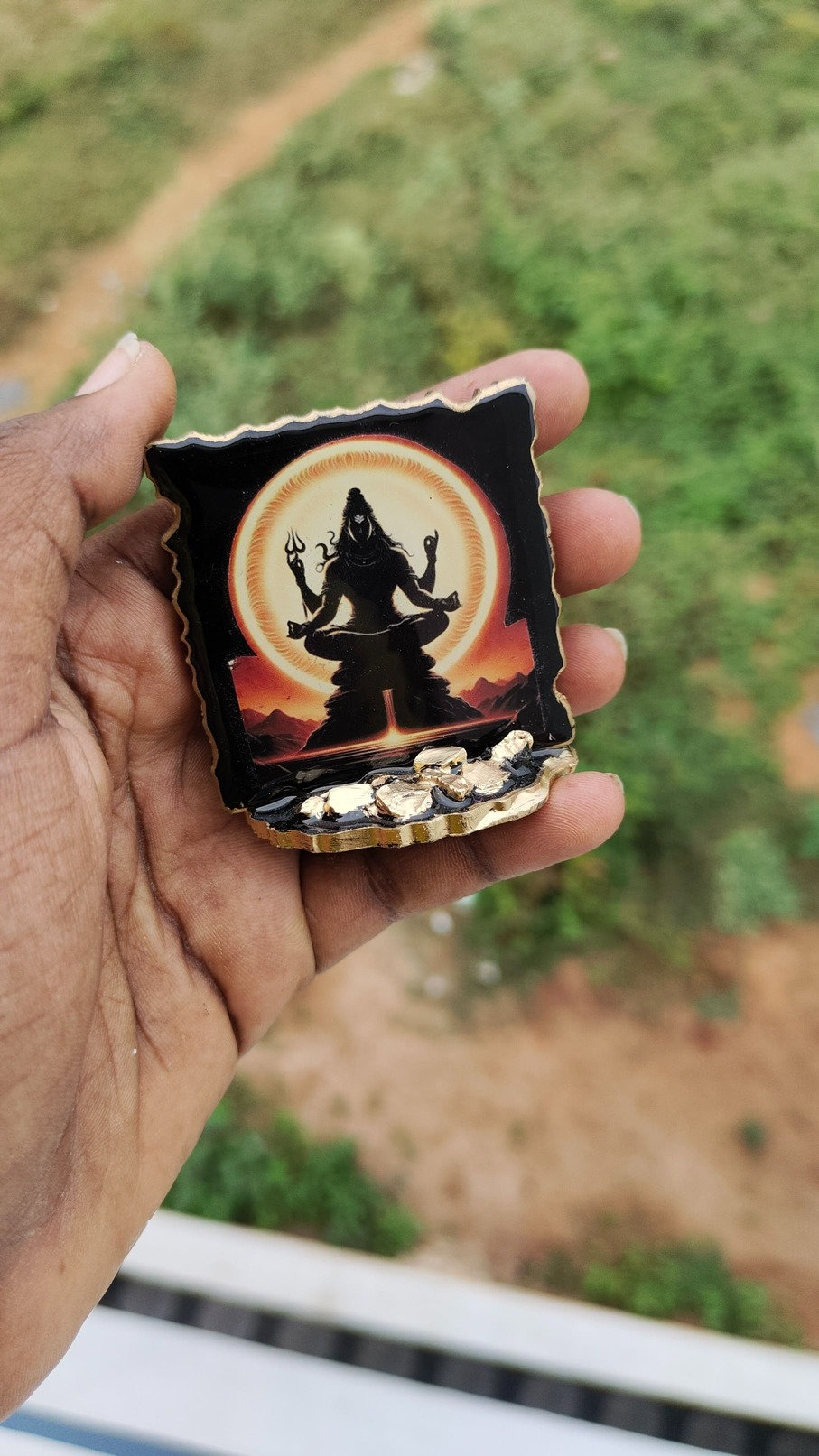 MAKE'S Personalized Resin Mini Table | Car Dashboard Piece with Photo – Unique Handmade Keepsake