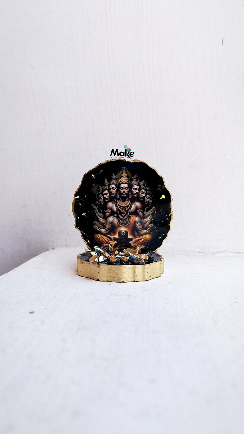 MAKE'S Personalized Resin Mini Table | Car Dashboard Piece with Photo – Unique Handmade Keepsake